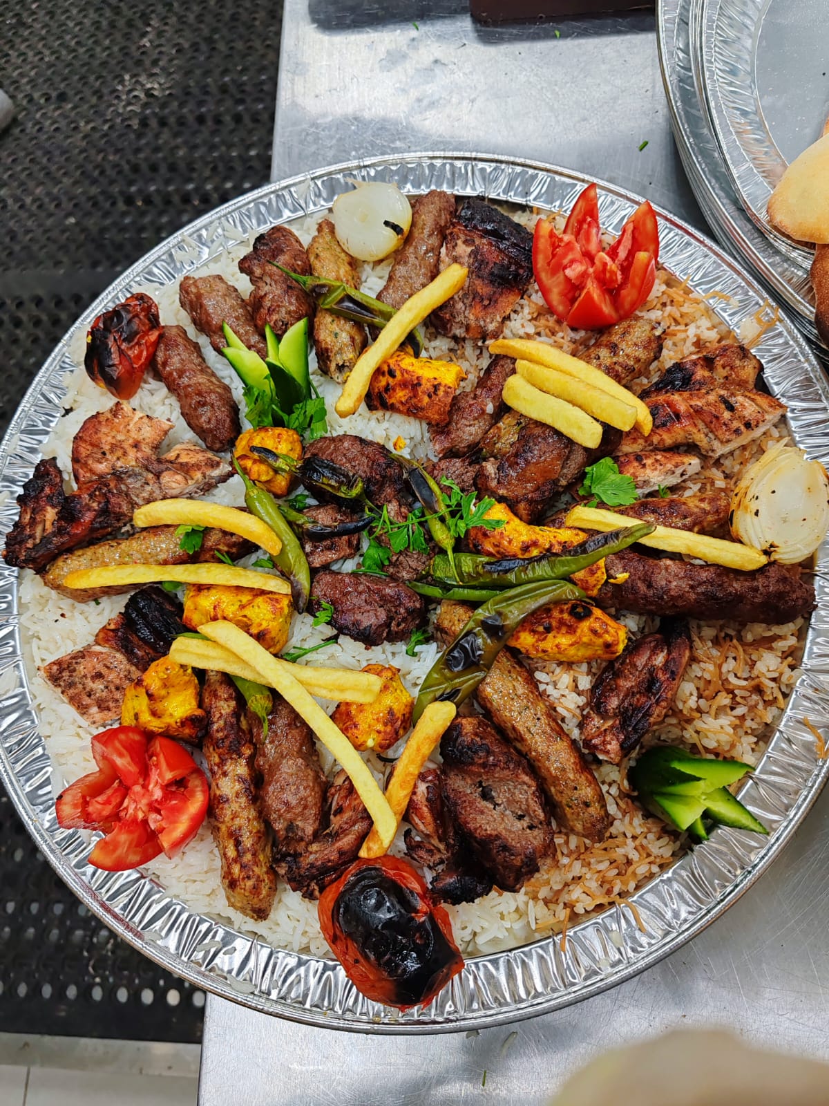 kilu mushkil mashawi miks  كيلو  مشكل مشاوي  مكس (لحم + دجاج )