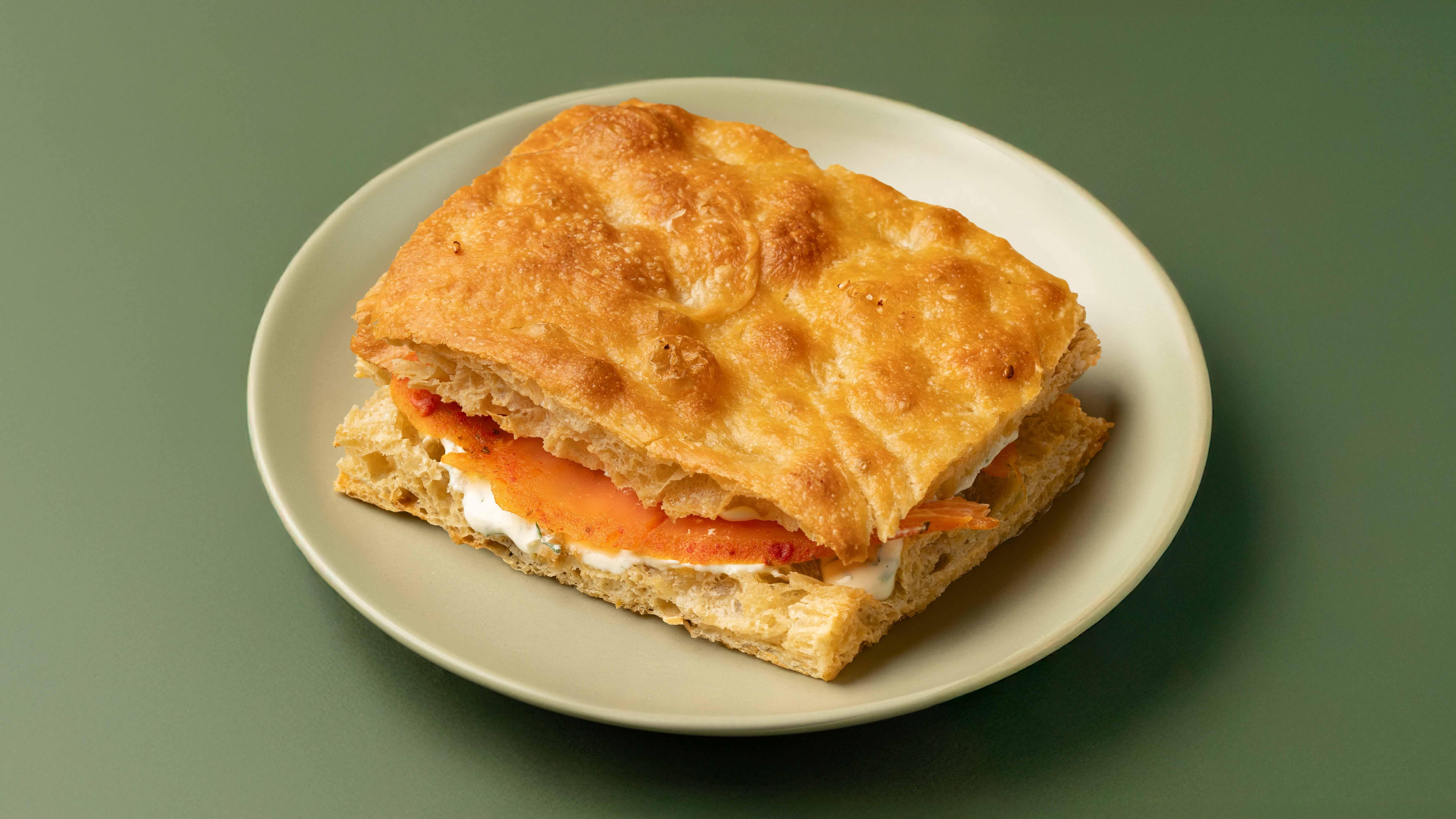 فوكاشيا سالمون مدخن