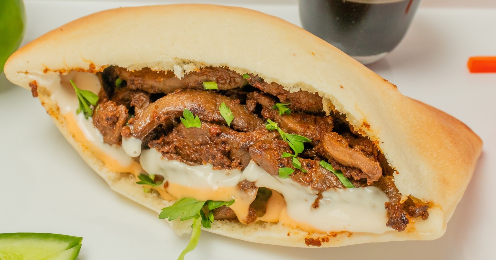 sandiwtsh kabidat askandiraniun ساندوتش كبدة اسكندراني صمون