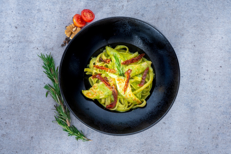 باستا البيستو بالدجاج