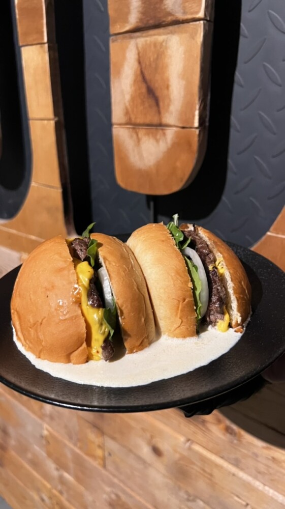 برقر لحم ترافل