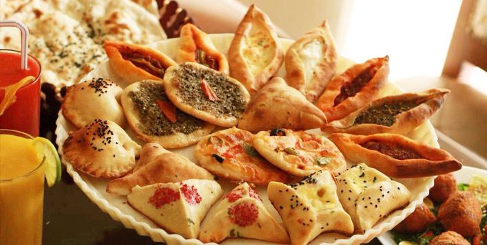 صحن فطائر مشكل وسط