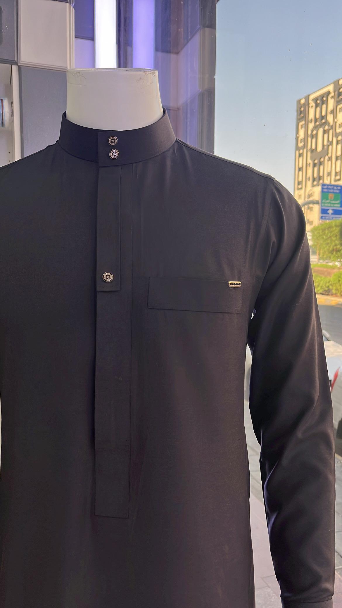 ثوب أسود
