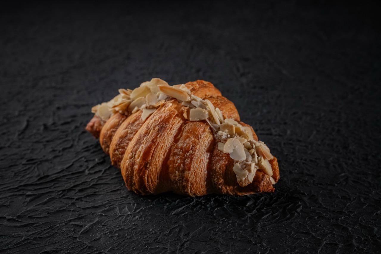 كروسان اللوز