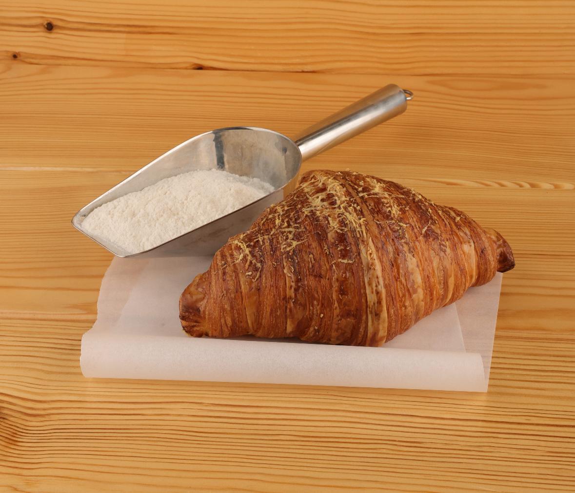 كروسان جبن.