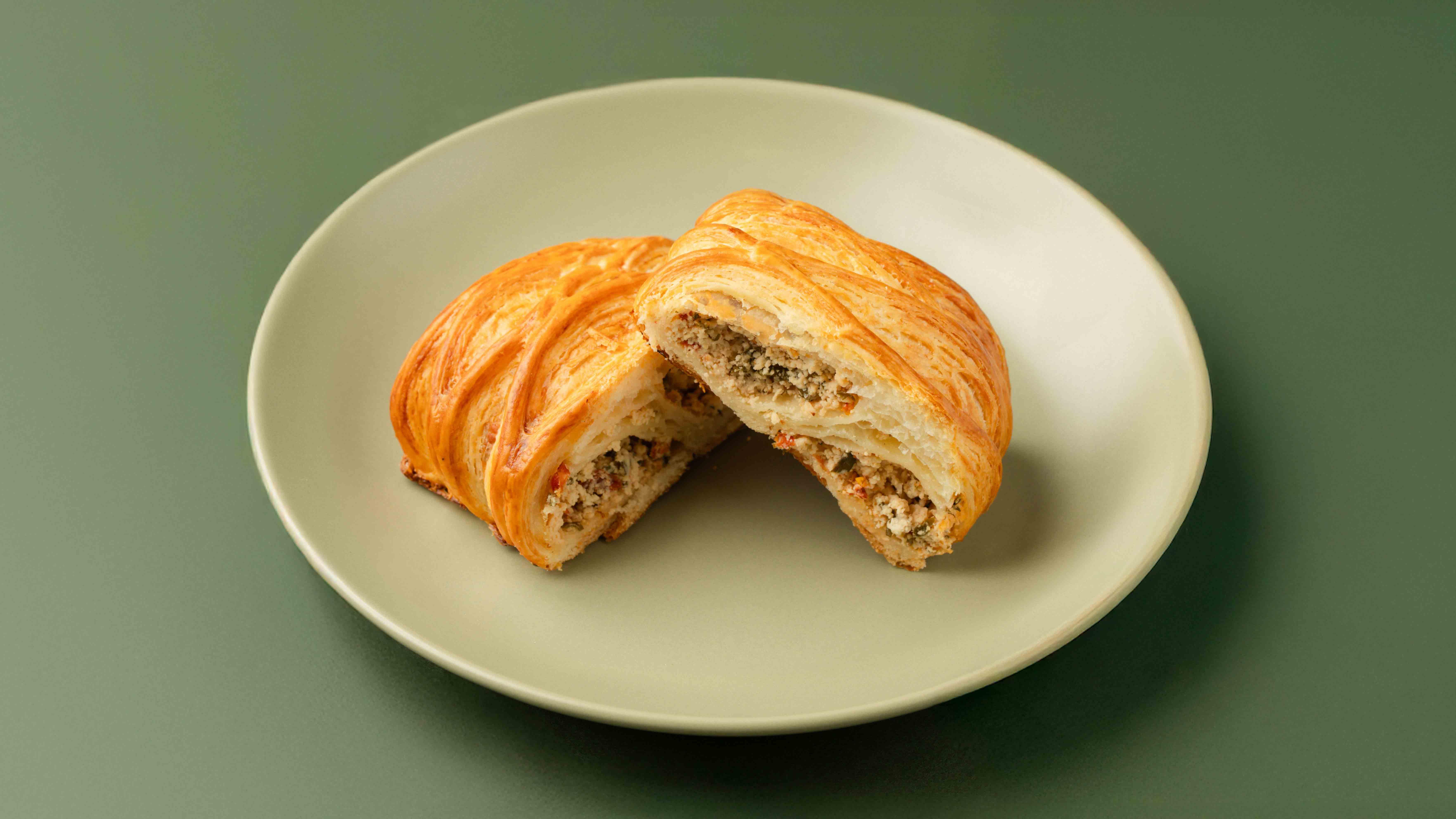 فطيرة الفيتا والطماطم المجفف