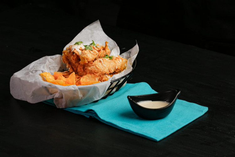 السمك و البطاطا المقلية