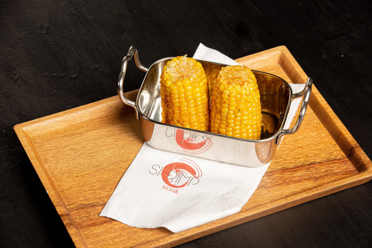 الذرة مع الاعشاب