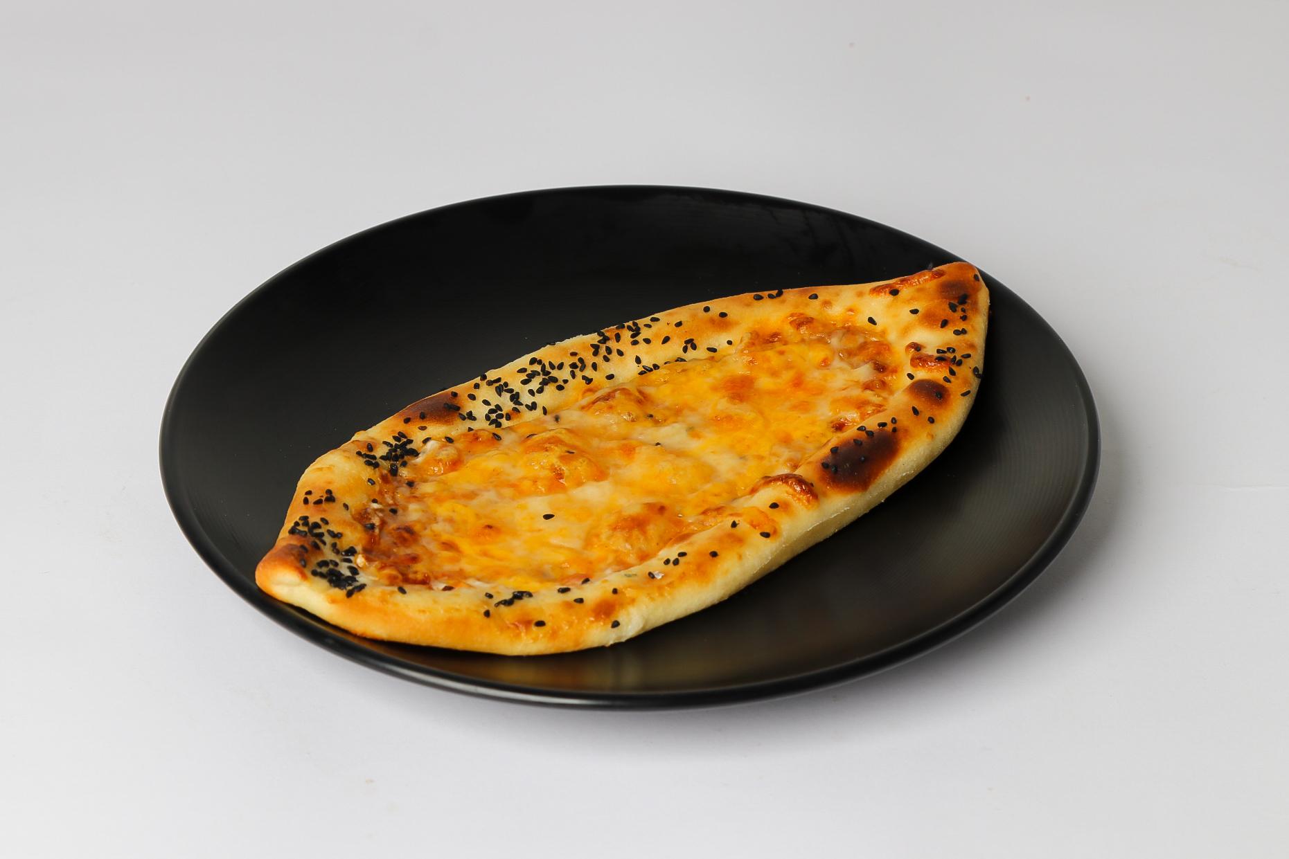 منقوشة محمرة حارة