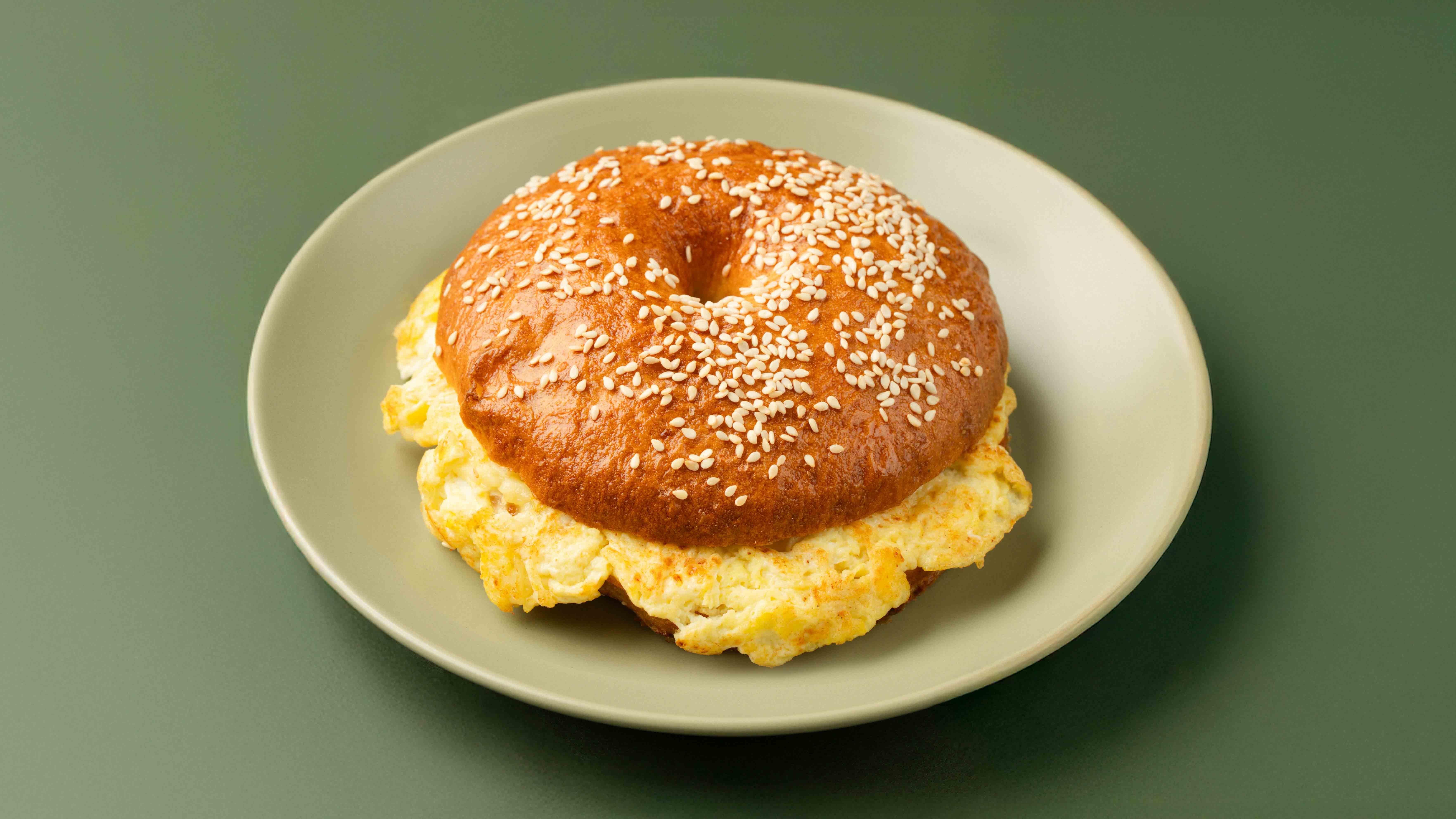 بيقل محمص بالثوم والبيض