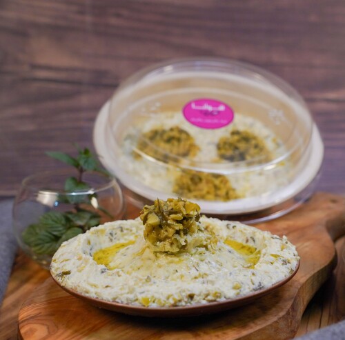 لبنة بالزيتون و الزعتر