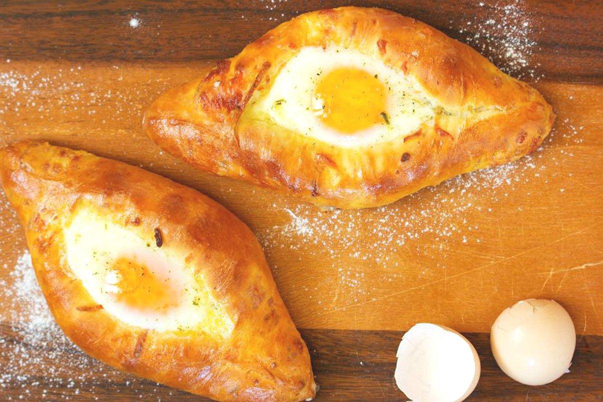 فطائر جبن بالبيض