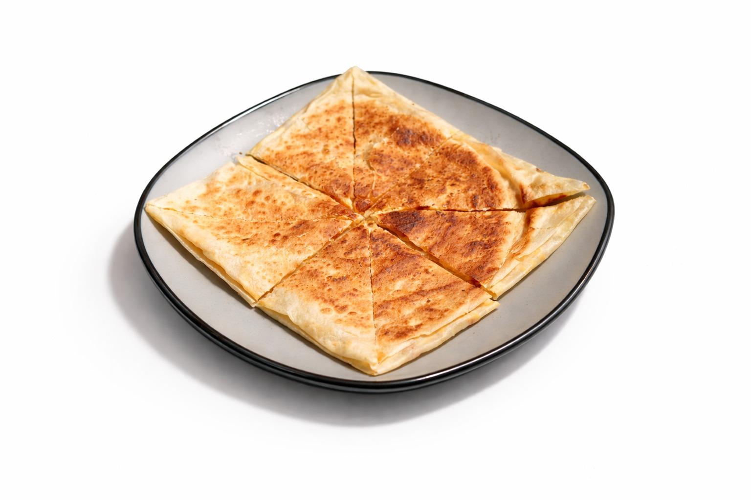 فطيرة جبنة شيدر بالطماطم