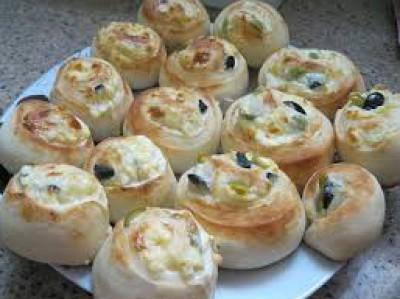 فطائر جبن بالزيتون