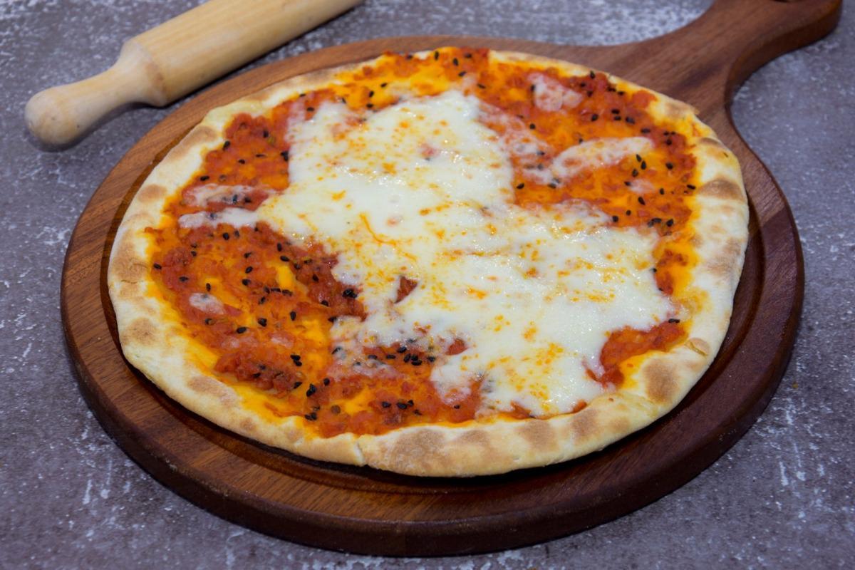 فطائر محمرة بالجبن