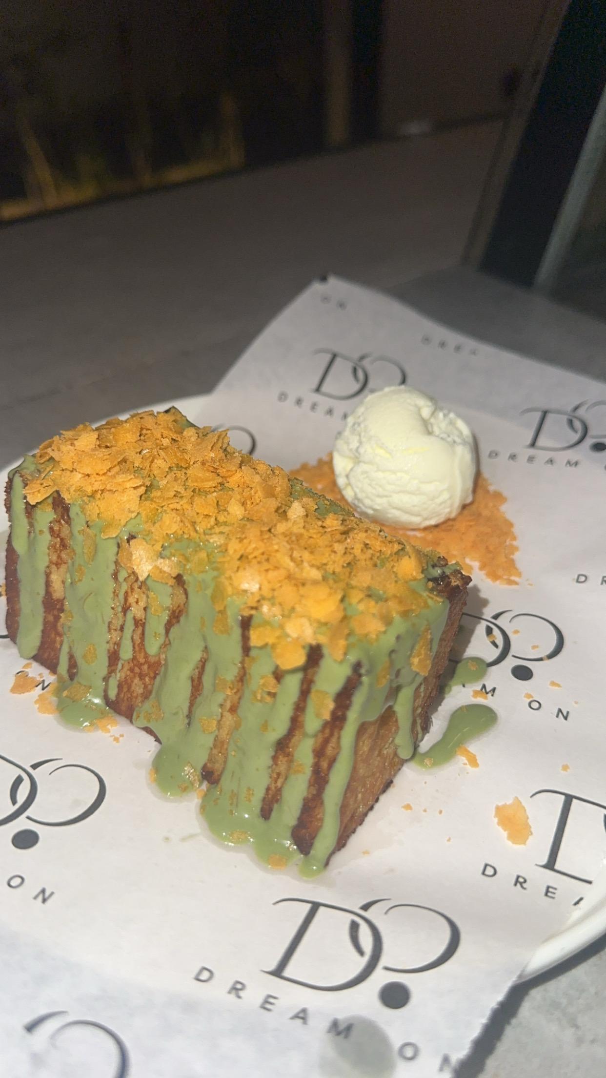 فرنش توست بستاشيو كنافة