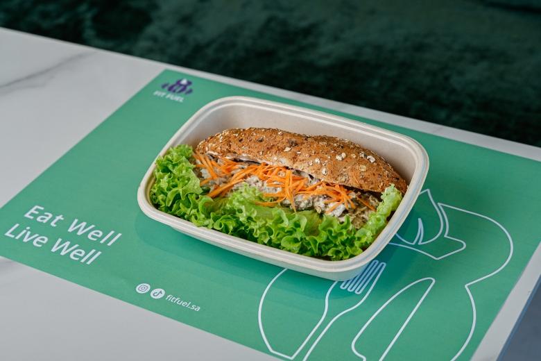 ساندويش سيزر الدجاج | CEASAR CHICKEN SANDWICH