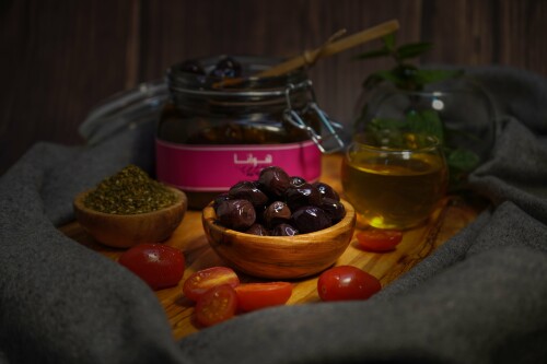 زيتون أسود سادة