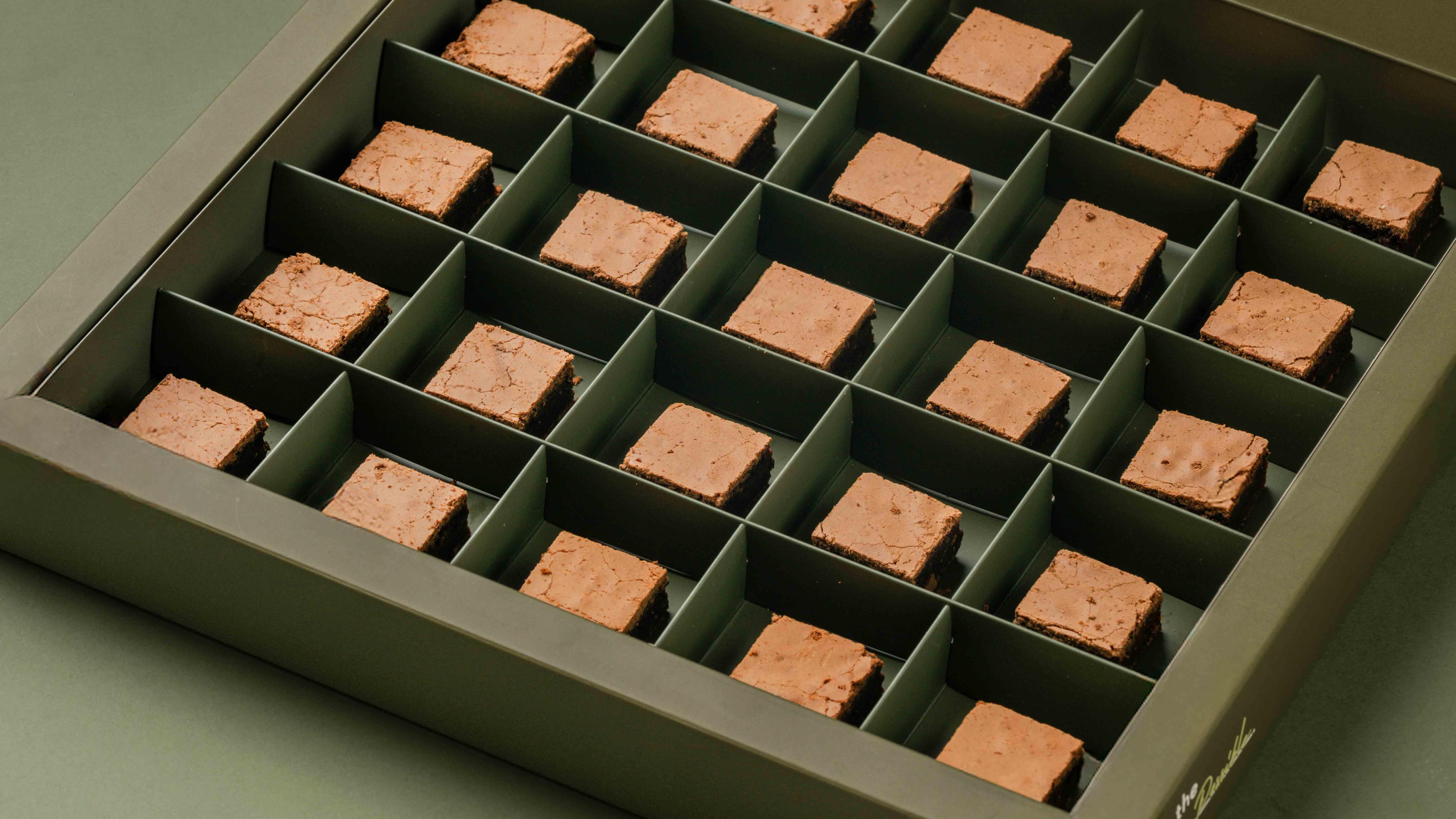 صندوق البراونيز *حجم كبير*