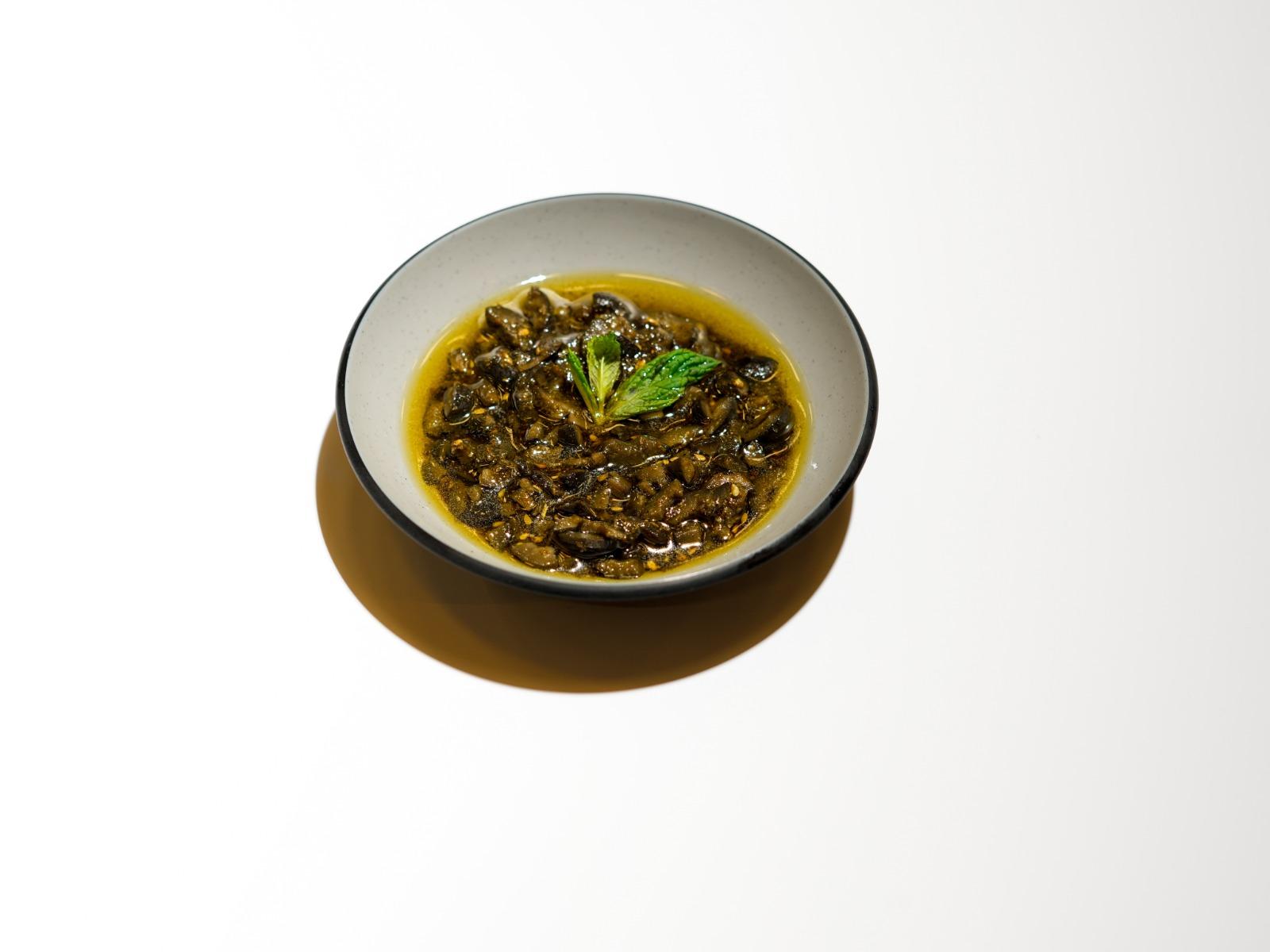 زيتون مع الزعتر