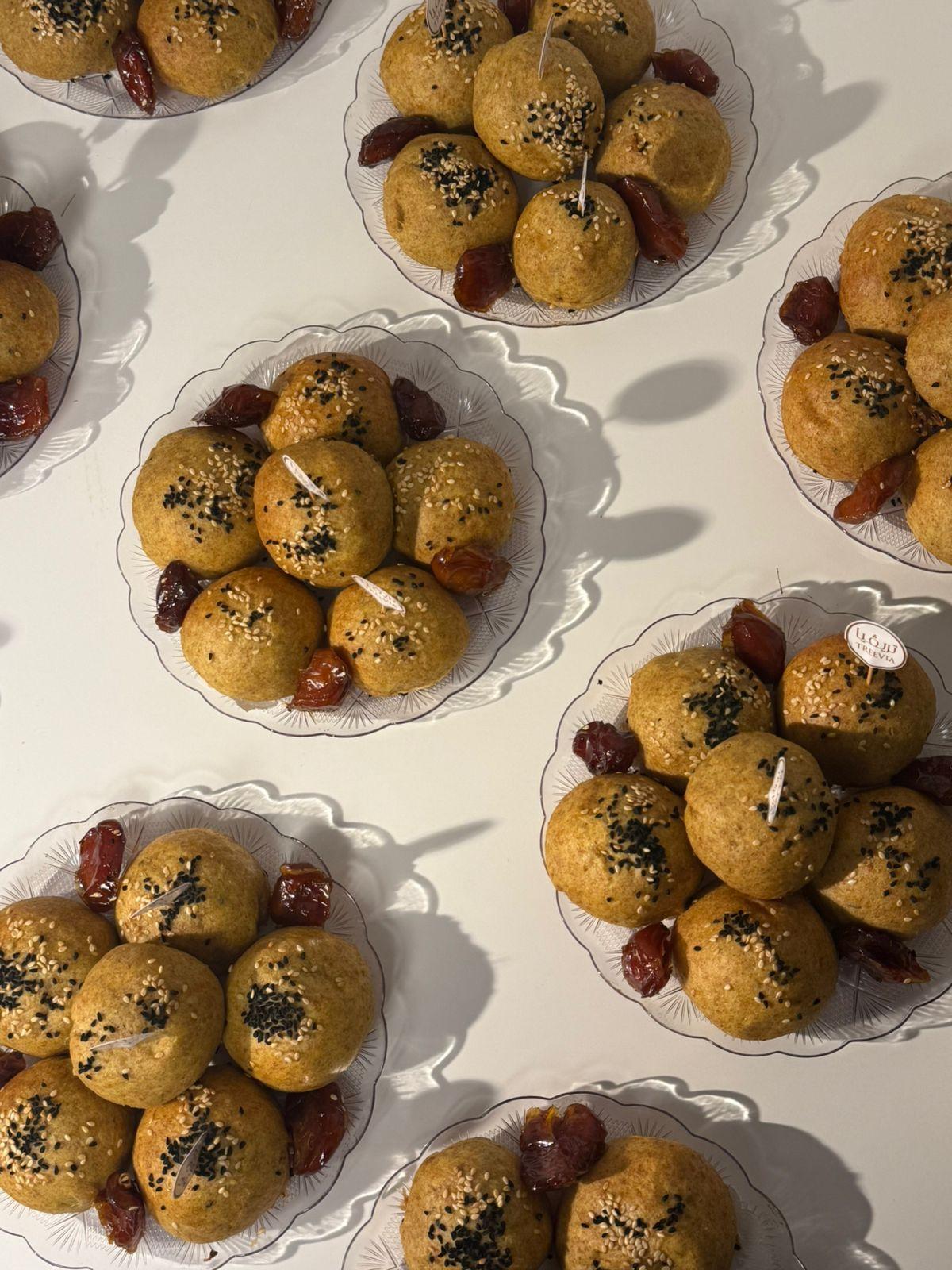 ضيافه طاولات خبزه المله